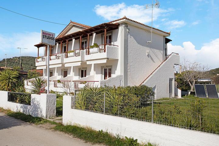 Bekiri'S Studios Аликанас Экстерьер фото